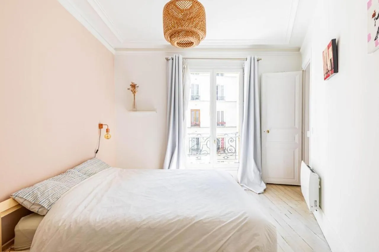 Apartament Cosy 2-bedroom In Montmartre *